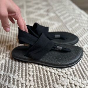 SANUK Yoga Sling Sandals - Black - Womens Size 8 - Amazing Condition